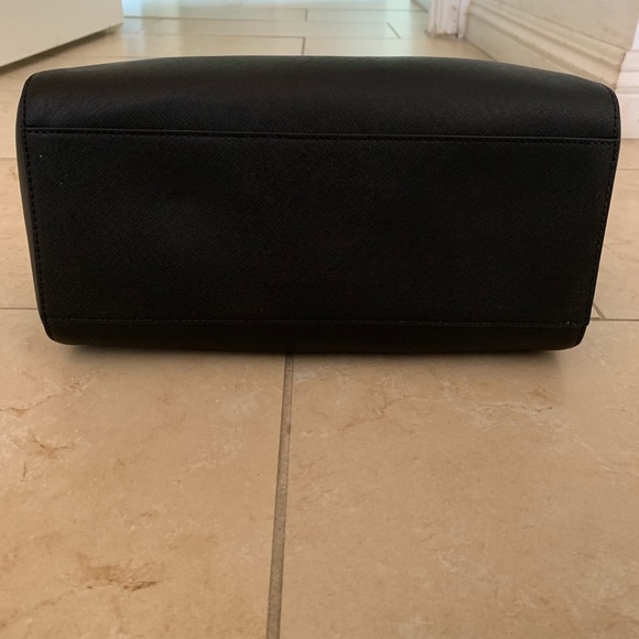 Tory Burch Handbag (Like New) - Picture 4 of 5